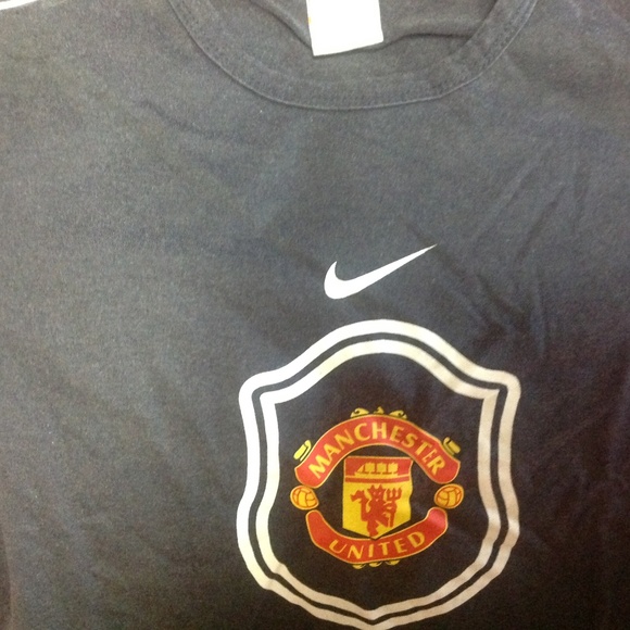 Manchester United shirt - Picture 2 of 2